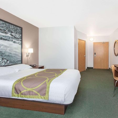 Super 8 By Wyndham Kenora Hotel Exterior foto