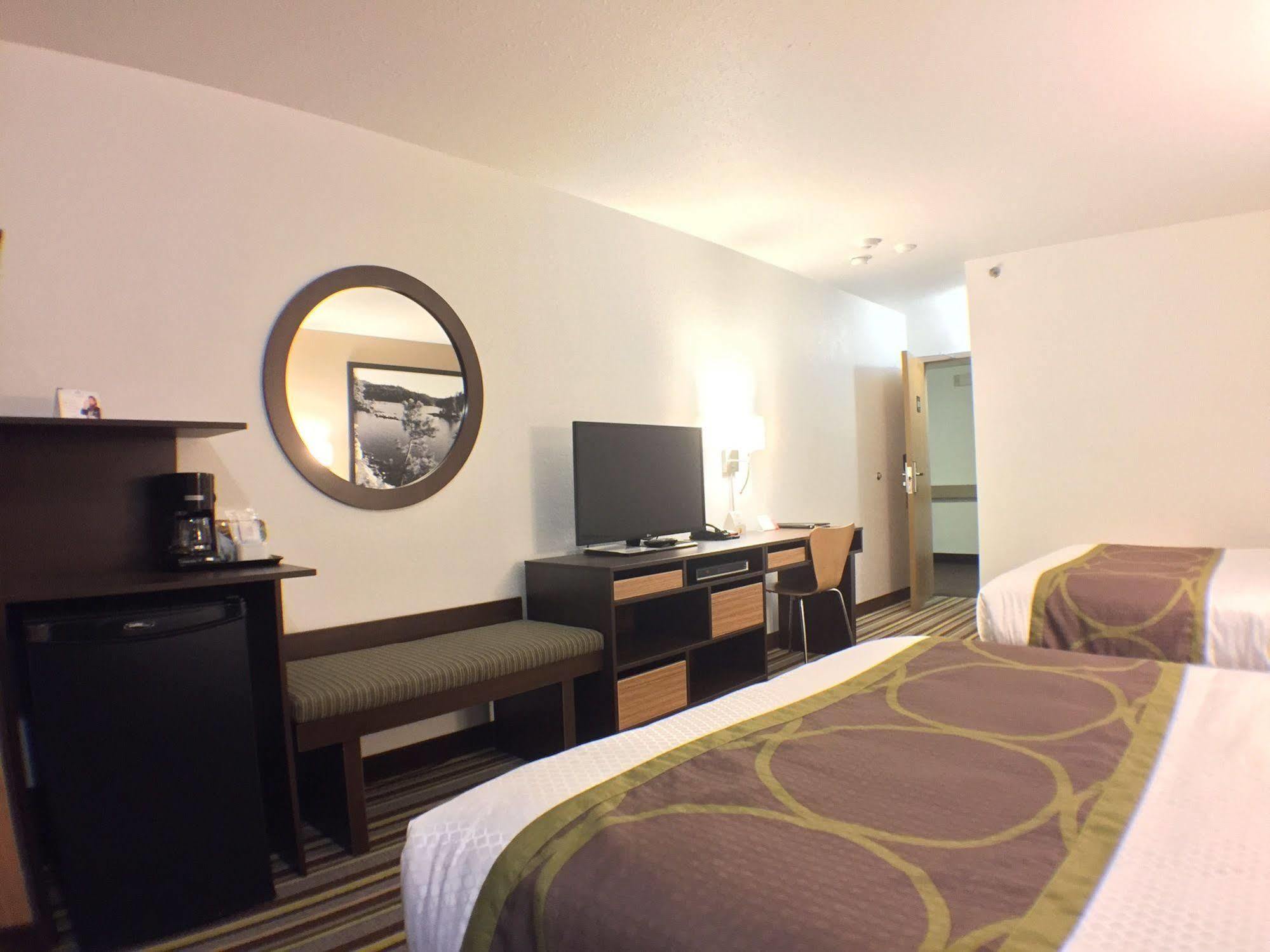 Super 8 By Wyndham Kenora Hotel Exterior foto
