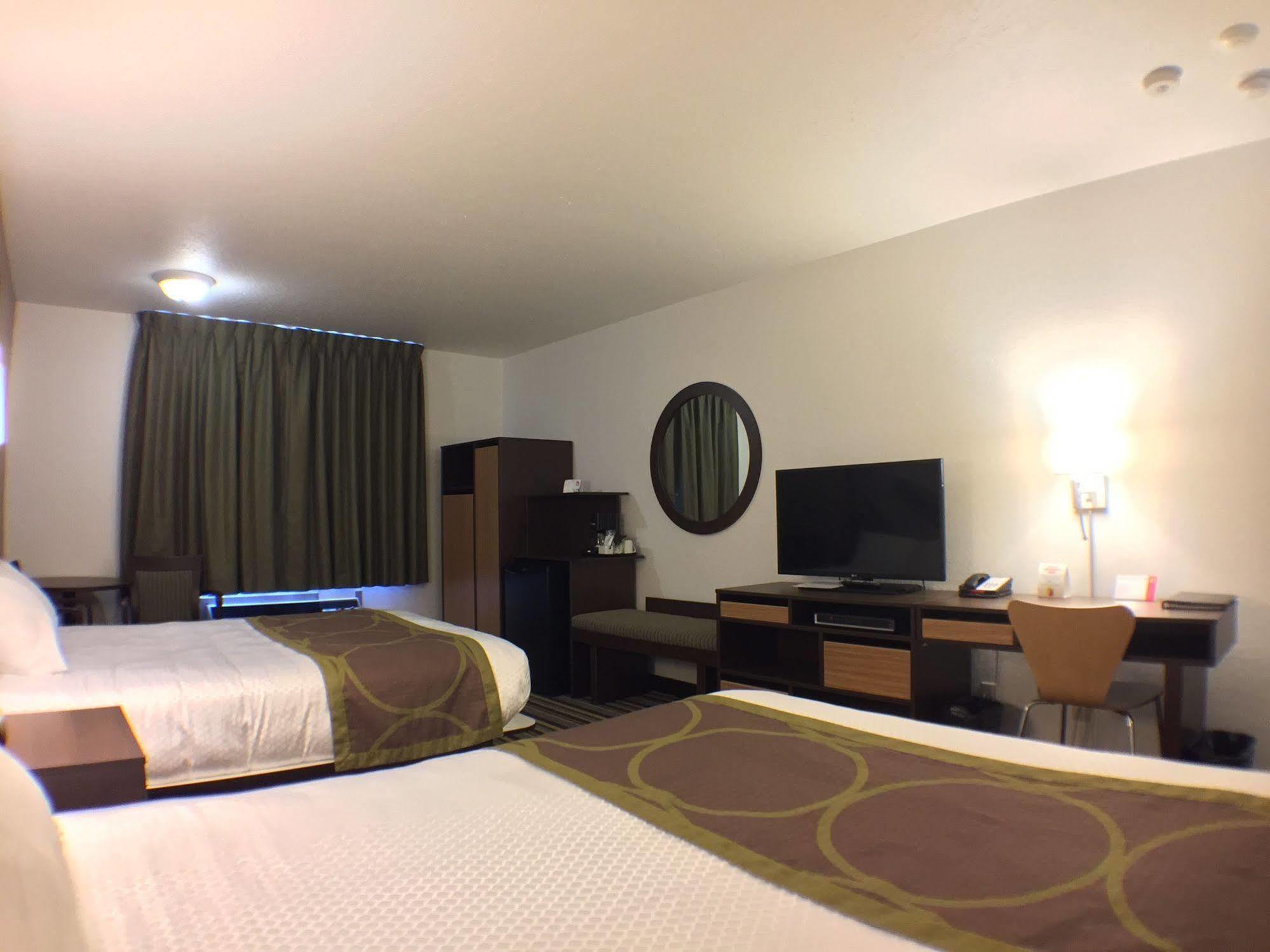 Super 8 By Wyndham Kenora Hotel Exterior foto